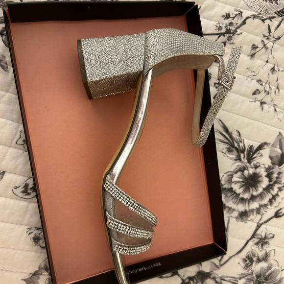 Mac Duggal stunning mother of bride/groom dress or black tie event! - Picture 15 of 16